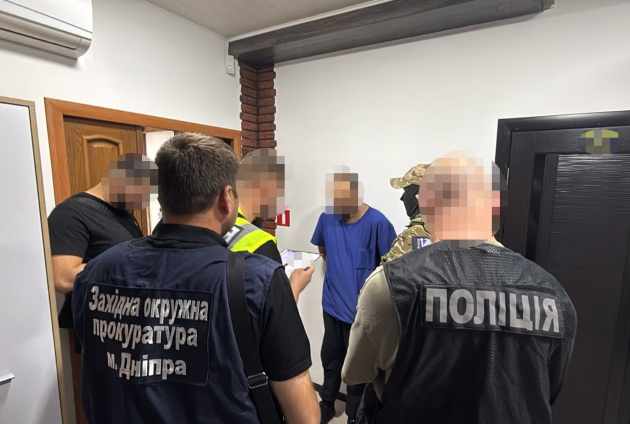 В Днепре задержали врача за получение взятки от военнослужащего