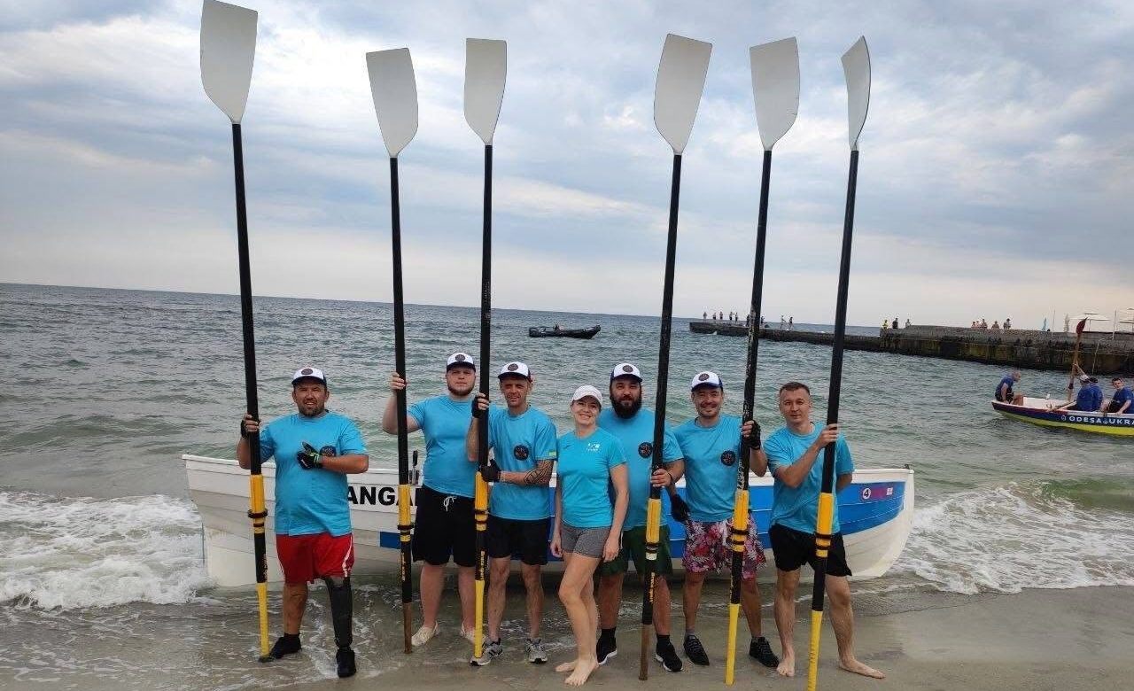 Veteran team from Dnipro wins yawl rowing competition in Odesa