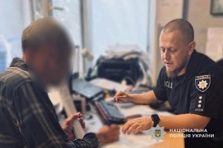 <p>У Дніпрі свекор ледь не вбив невістку під час сварки: пенсіонеру оголосили підозру</p>
