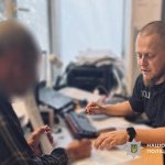 У Дніпрі свекор ледь не вбив невістку під час сварки: пенсіонеру оголосили підозру