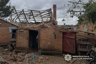 Чотири поранених у Нікополі та районі, пошкоджено підприємство й пожежну машину