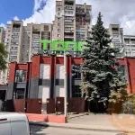 Універмаг на Тополі-1 у Дніпрі відновлюють після ворожого удару