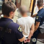 У Дніпрі затримали чоловіка за пограбування військовослужбовця в умовах воєнного стану