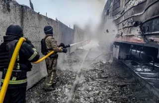 Станцію «Верхівцеве» атакували вдруге за добу: рух поїздів зупинено