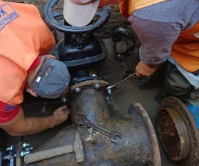 В Самаре мутнеет вода после замены задвижек на водопроводе
